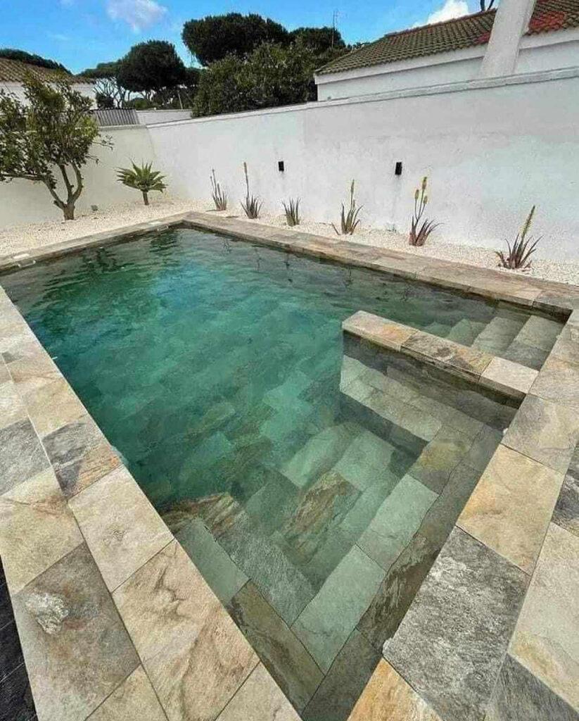 Piscina en vivienda residencial